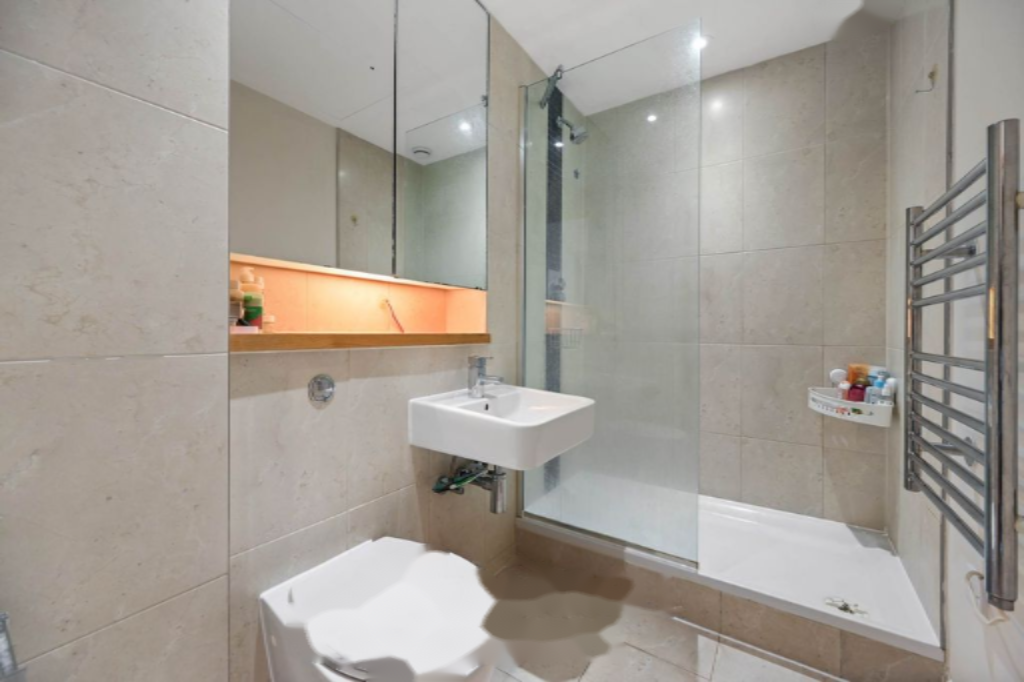 Flat in London, United Kingdom, 22 m² - picture 2