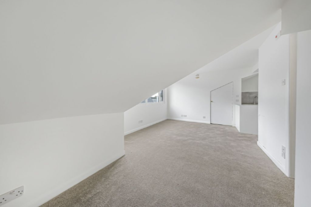 Flat in London, United Kingdom, 34 m² - picture 2