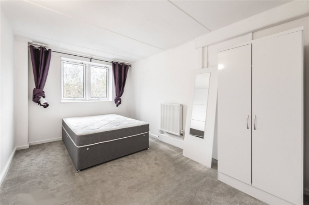 Flat in London, United Kingdom, 94 m² - picture 2