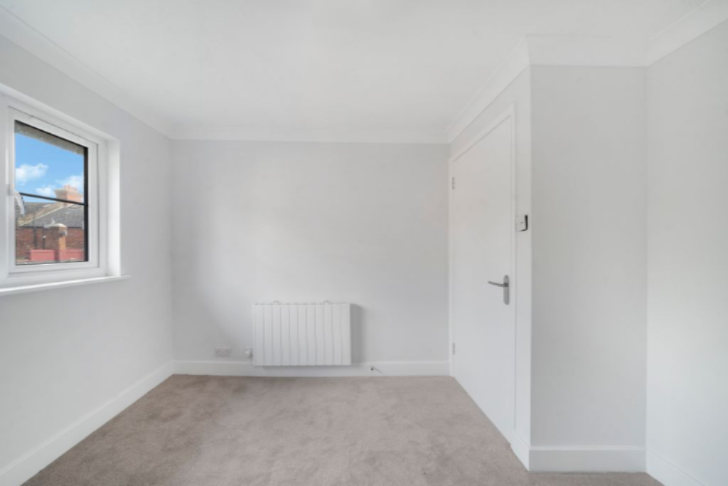 Flat in London, United Kingdom, 51 m² - picture 2