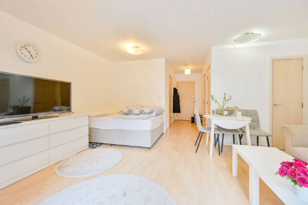 Flat in London, United Kingdom, 37 m² - picture 2