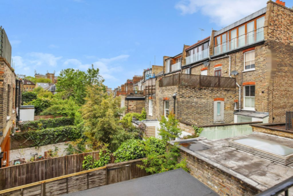 Flat in London, United Kingdom, 27 m² - picture 2