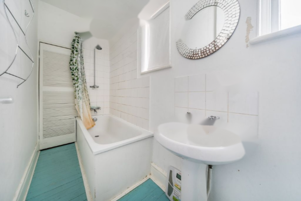 Flat in London, United Kingdom, 28 m² - picture 3