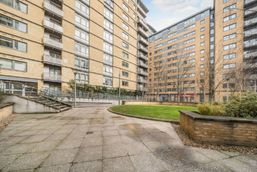 Flat in London, United Kingdom, 42 m² - picture 3