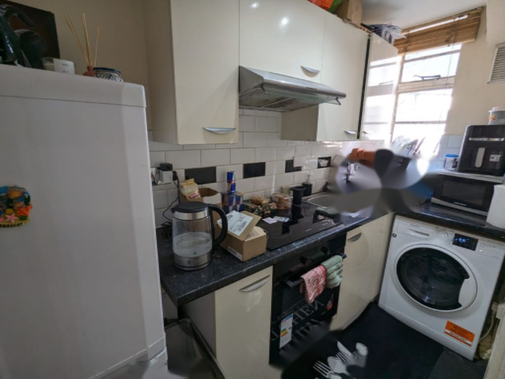 Flat in London, United Kingdom, 23 m² - picture 3