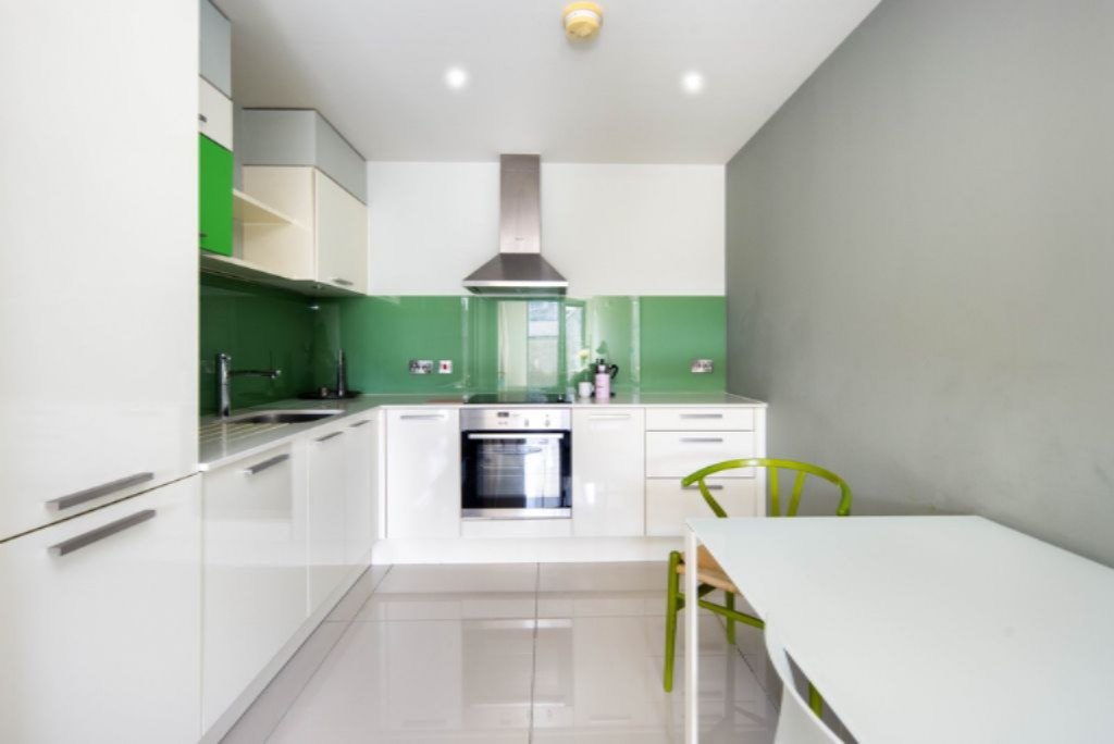 Flat in London, United Kingdom, 60 m² - picture 3