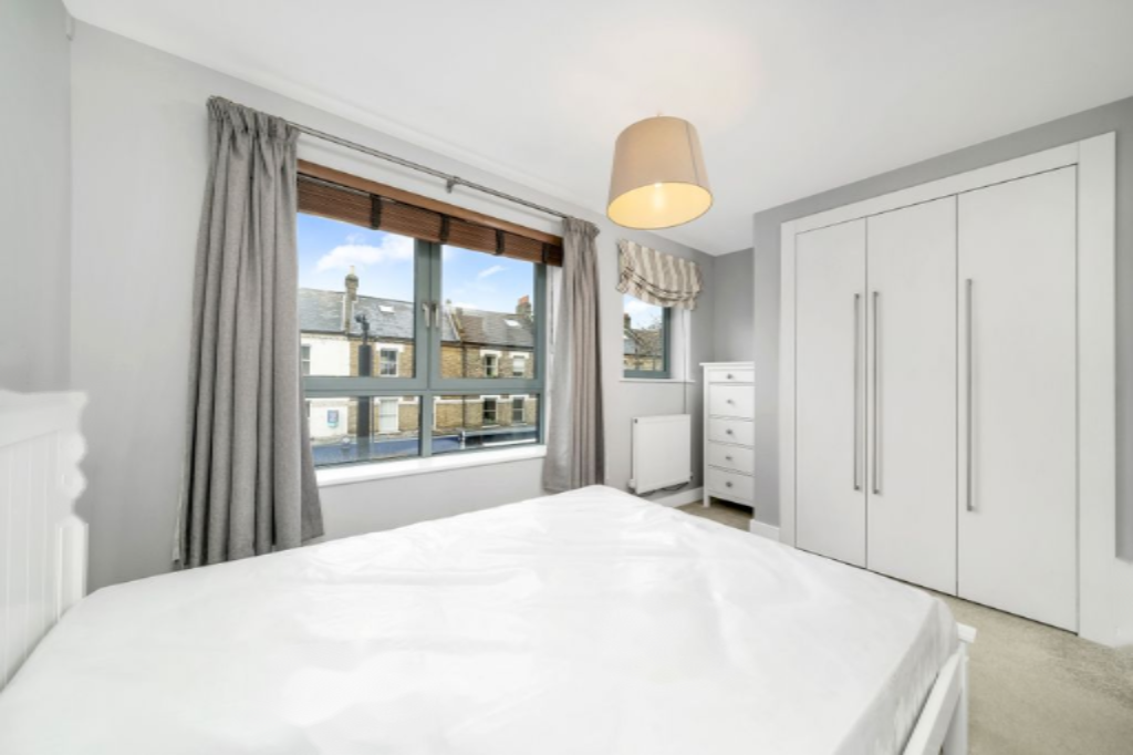 Flat in London, United Kingdom, 51 m² - picture 3