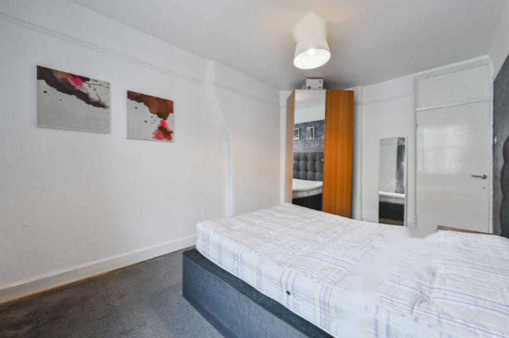 Flat in London, United Kingdom, 33 m² - picture 3