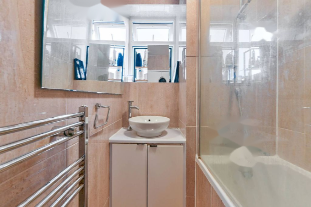 Flat in London, United Kingdom, 50 m² - picture 3