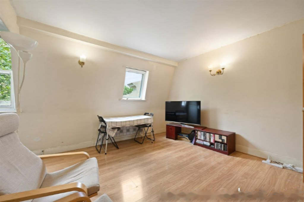 Flat in London, United Kingdom, 41 m² - picture 3