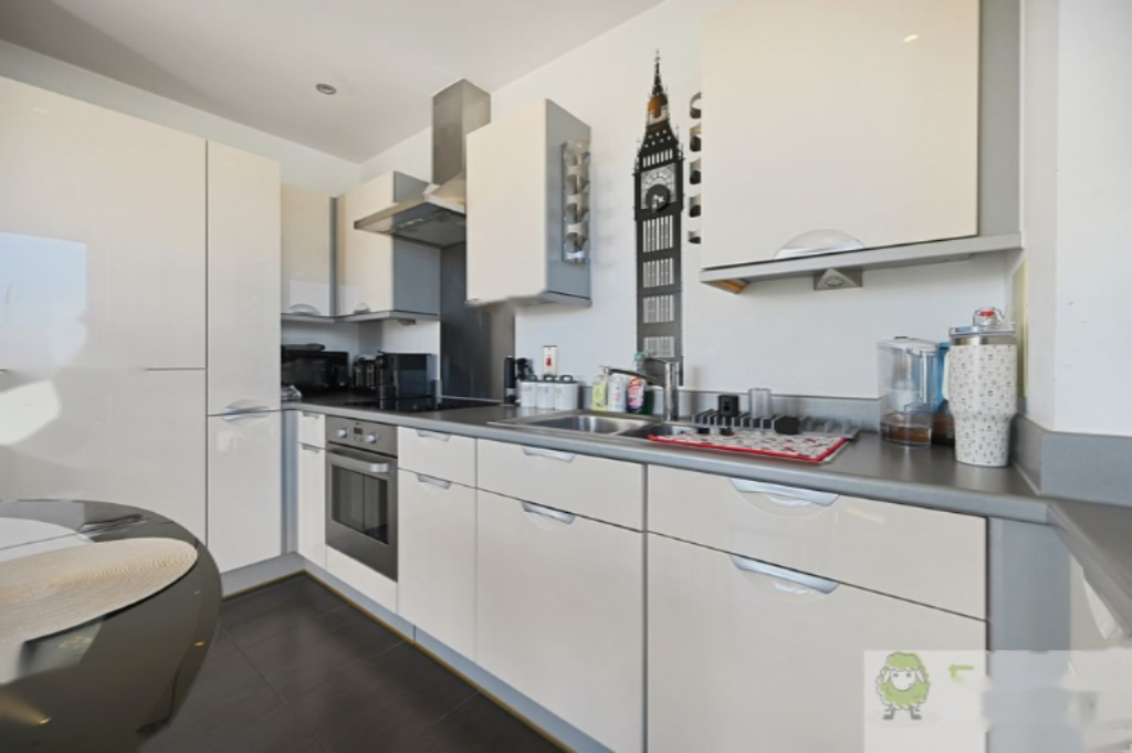 Flat in London, United Kingdom, 48 m² - picture 3