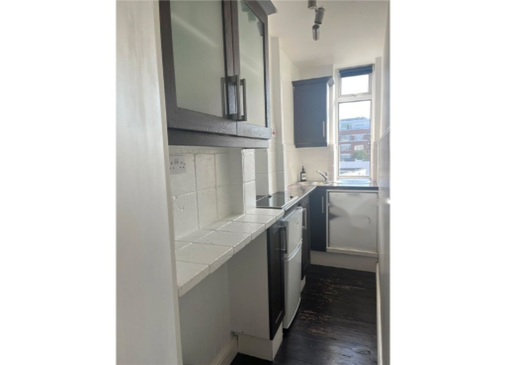 Flat in London, United Kingdom, 32 m² - picture 3