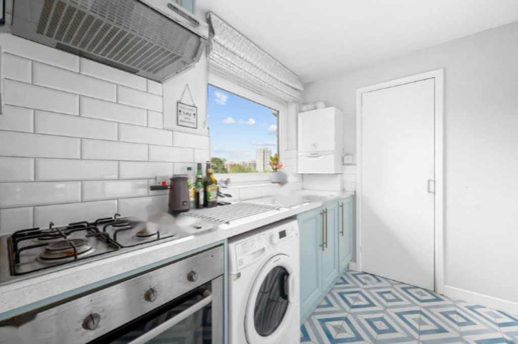 Flat in London, United Kingdom, 50 m² - picture 3