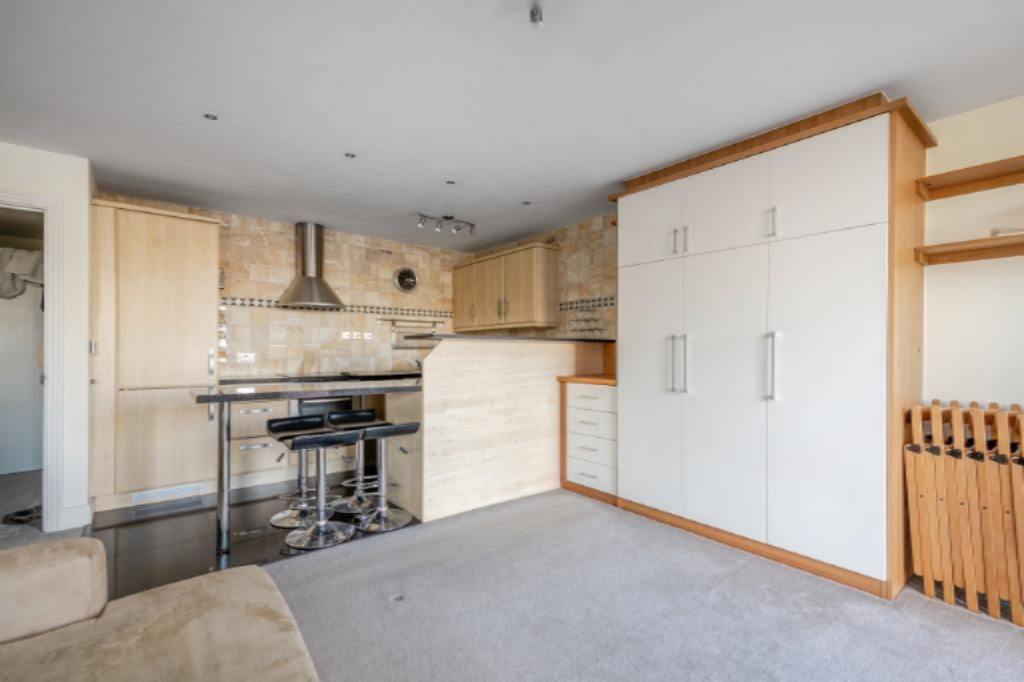 Flat in London, United Kingdom, 38 m² - picture 4