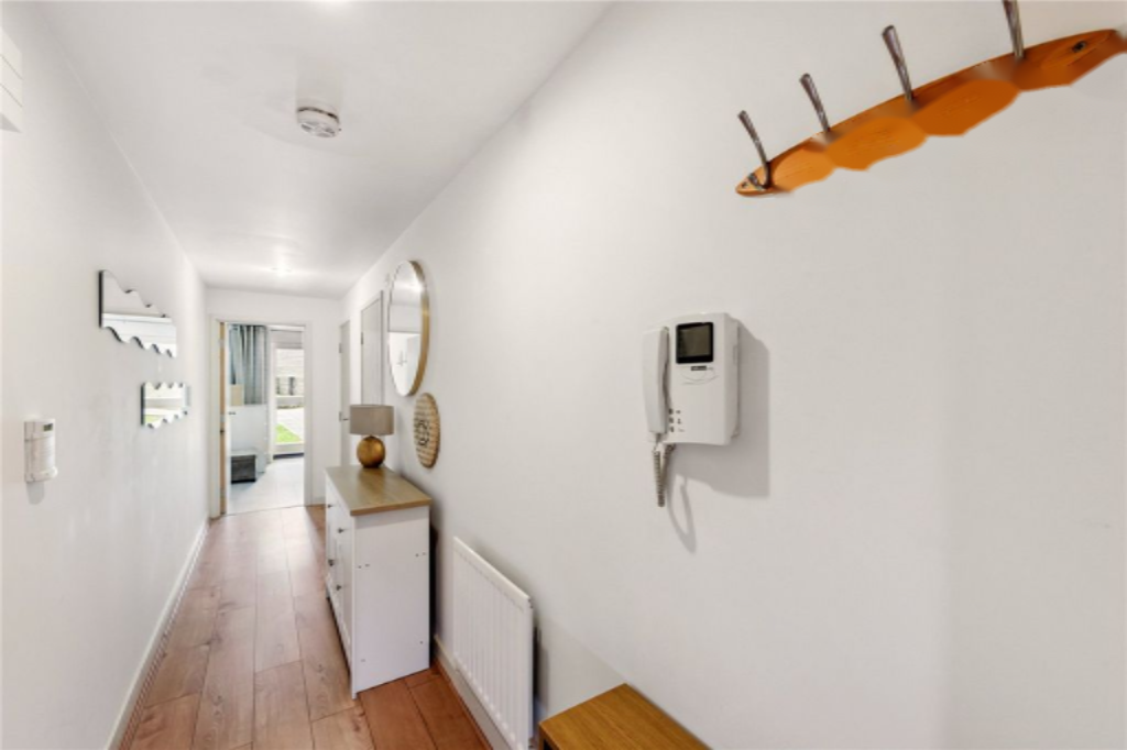 Flat in London, United Kingdom, 47 m² - picture 4