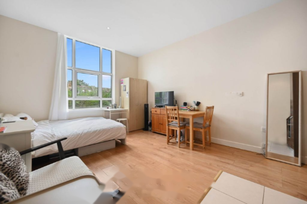 Flat in London, United Kingdom, 22 m² - picture 4