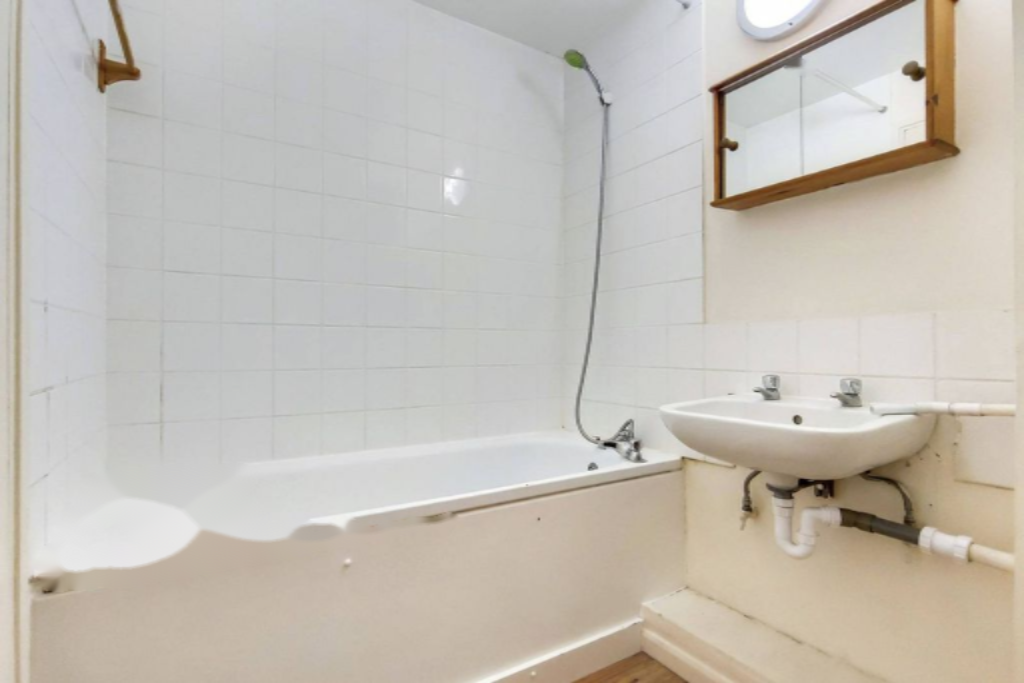 Flat in London, United Kingdom, 46 m² - picture 4