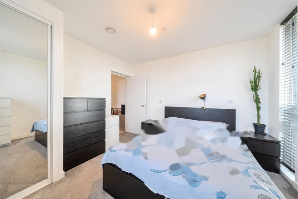 Flat in London, United Kingdom, 74 m² - picture 4