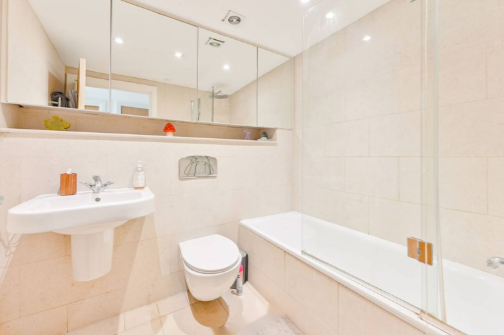 Flat in London, United Kingdom, 46 m² - picture 4