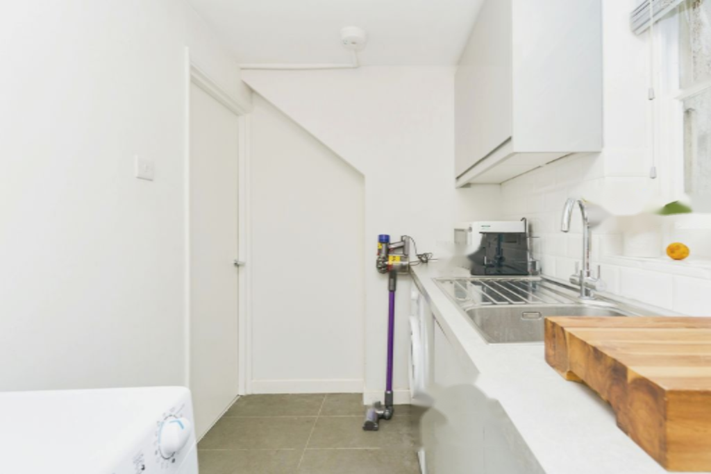 Flat in London, United Kingdom, 50 m² - picture 4