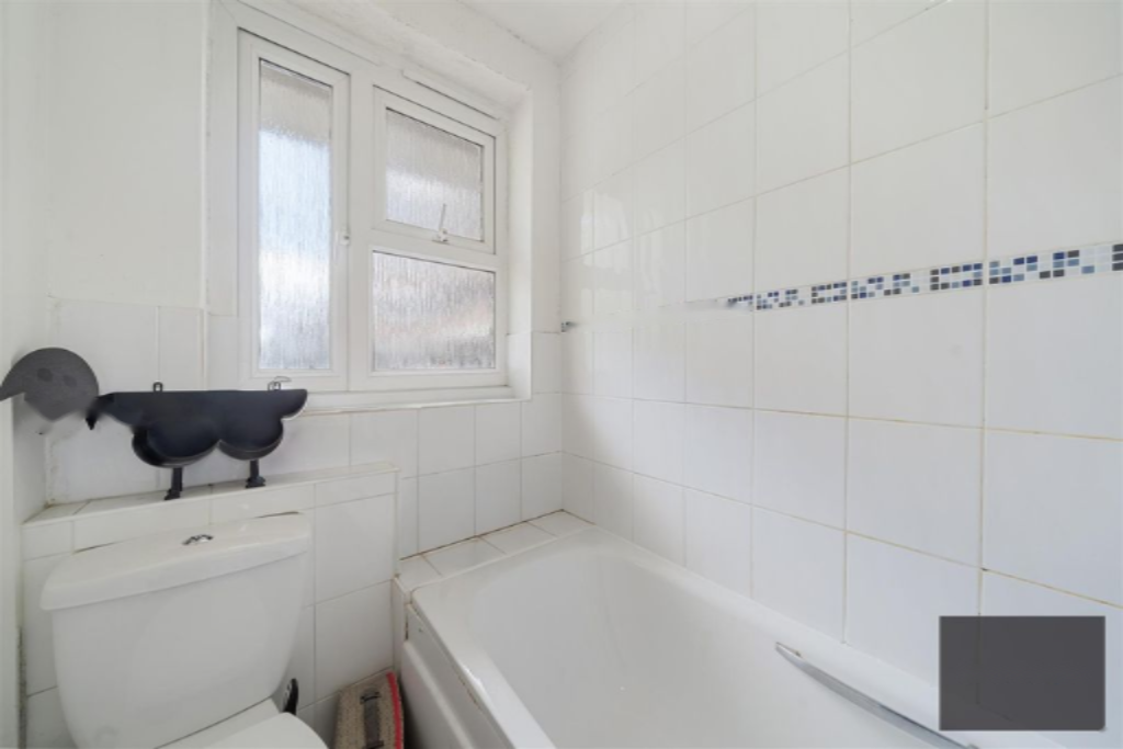 Flat in London, United Kingdom, 52 m² - picture 4