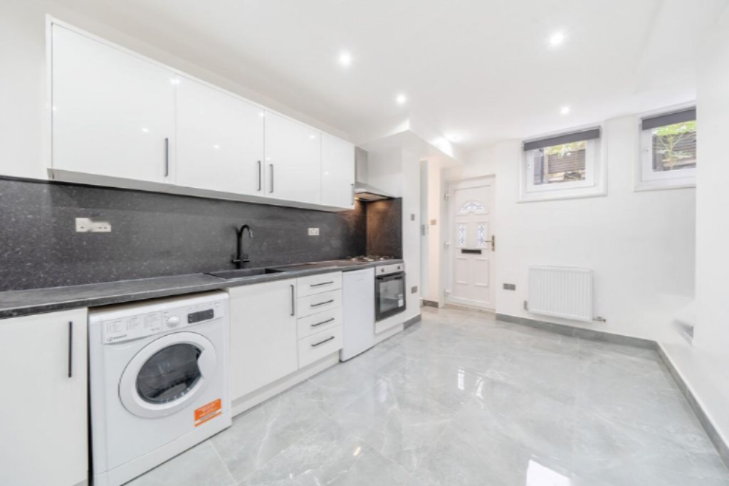 Flat in London, United Kingdom, 35 m² - picture 4