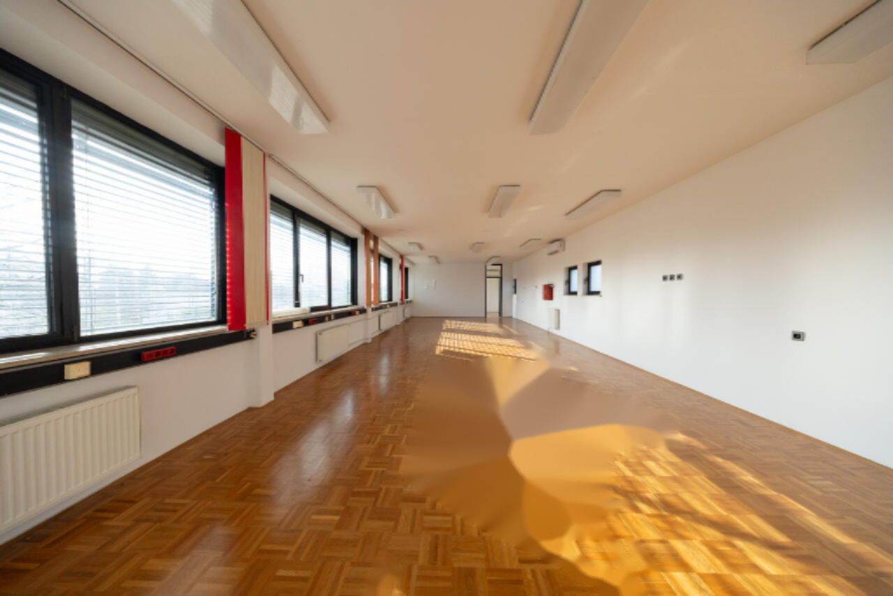 Oficina en Liubliana, Eslovenia, 1 098 m² - imagen 5