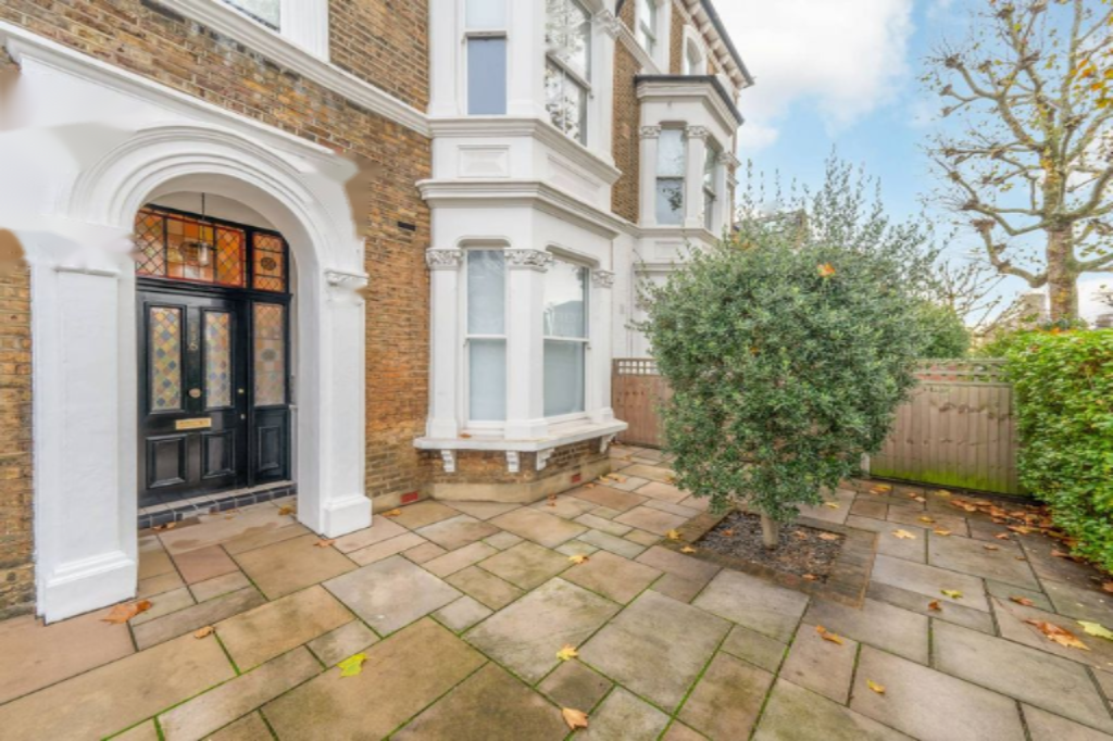 Flat in London, United Kingdom, 32 m² - picture 5