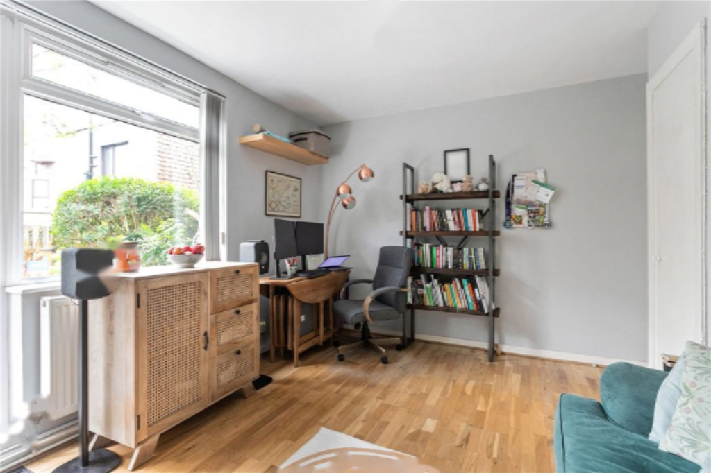 Flat in London, United Kingdom, 40 m² - picture 5