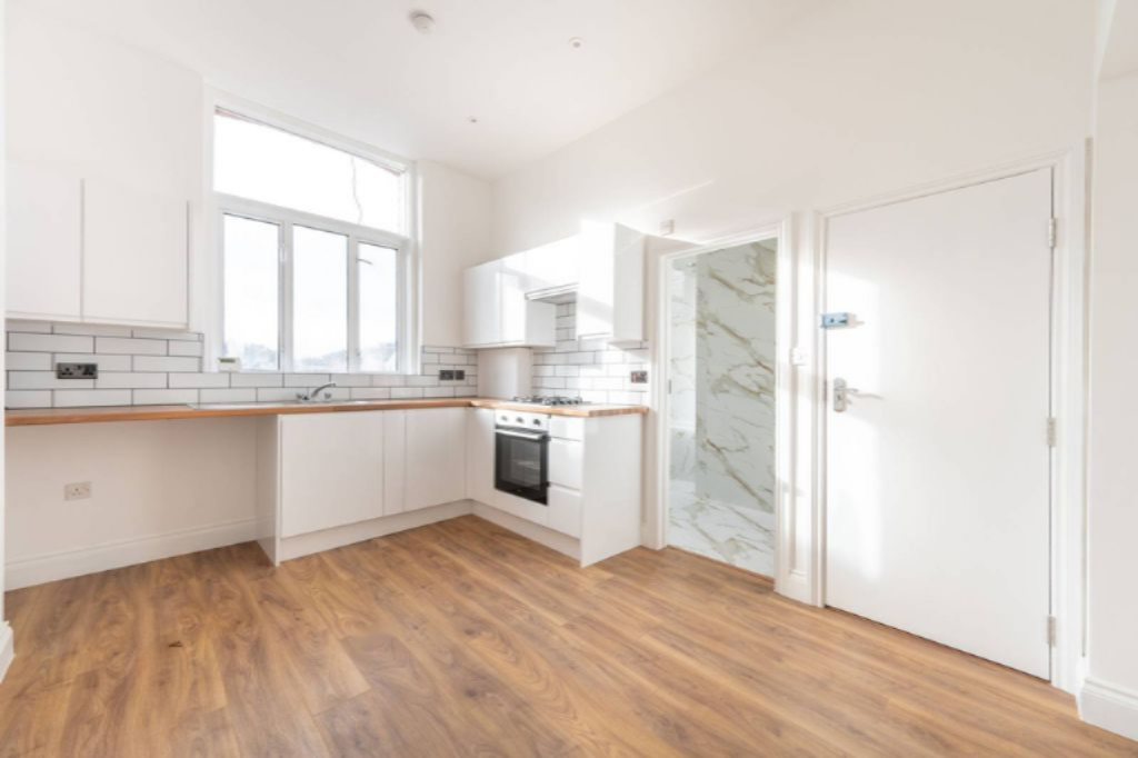 Flat in London, United Kingdom, 40 m² - picture 5