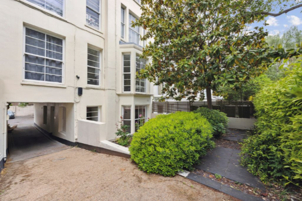 Flat in London, United Kingdom, 24 m² - picture 6