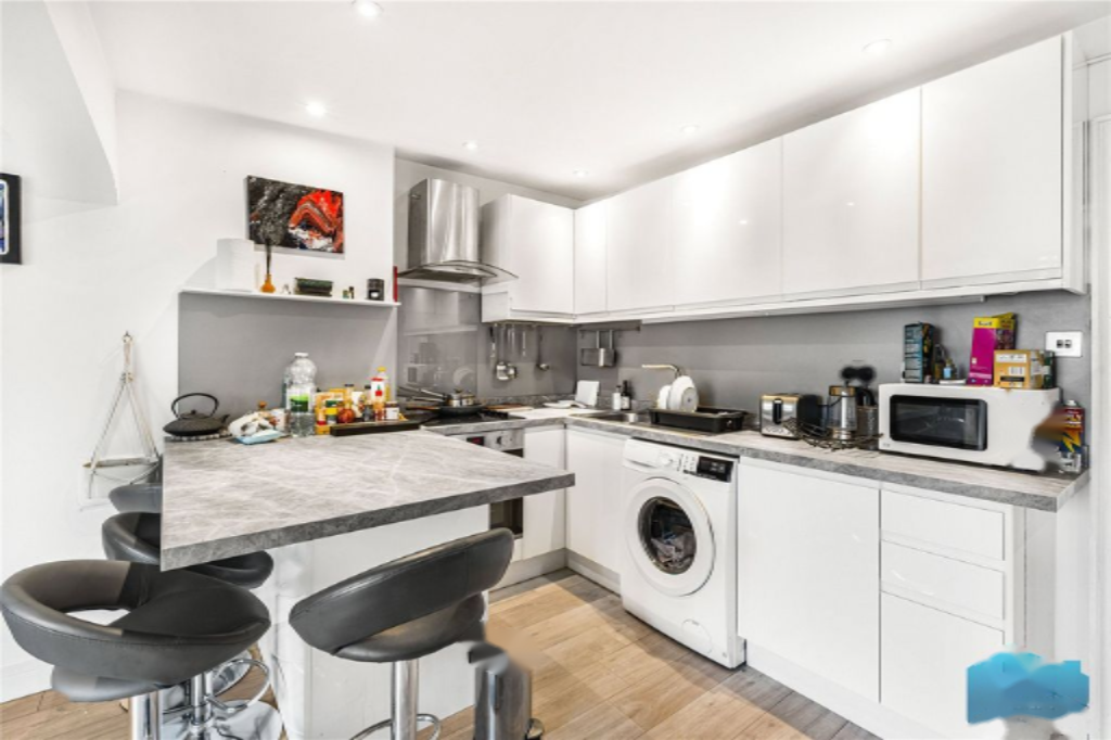 Flat in London, United Kingdom, 44 m² - picture 6