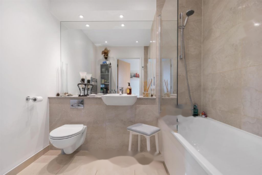 Flat in London, United Kingdom, 72 m² - picture 6