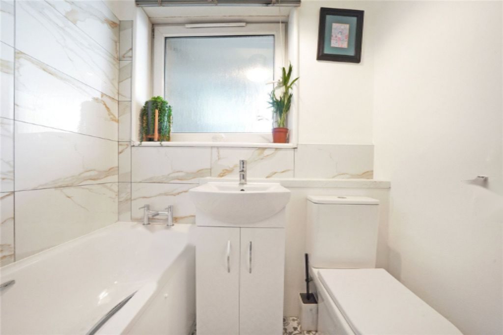 Flat in London, United Kingdom, 49 m² - picture 6