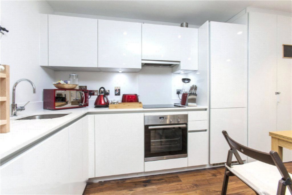 Flat in London, United Kingdom, 38 m² - picture 6