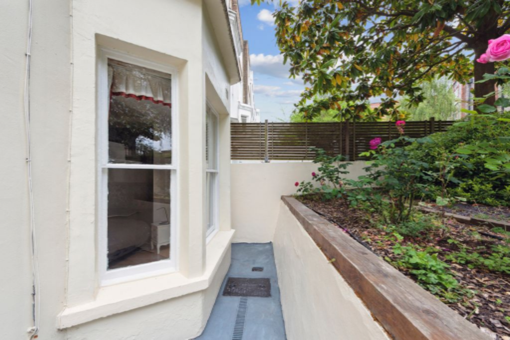 Flat in London, United Kingdom, 24 m² - picture 7