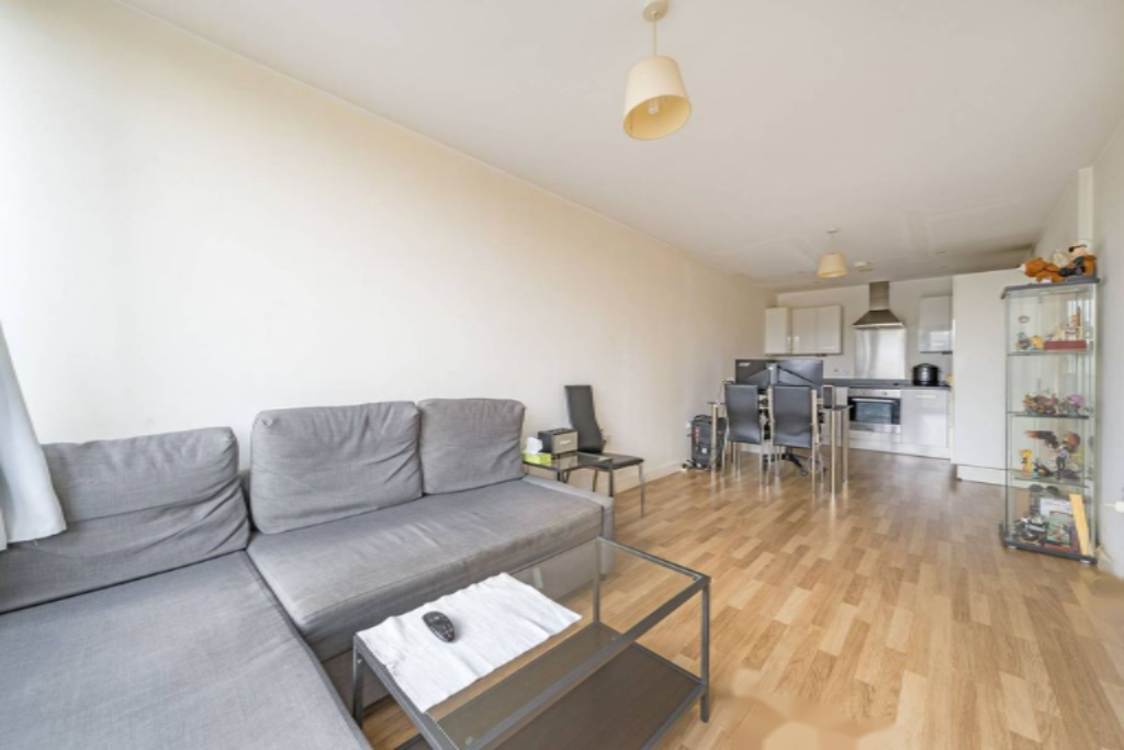 Flat in London, United Kingdom, 55 m² - picture 7