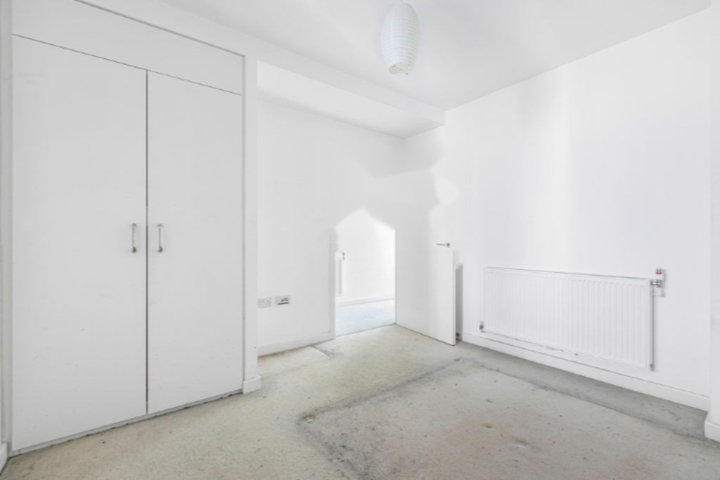 Flat in London, United Kingdom, 44 m² - picture 7