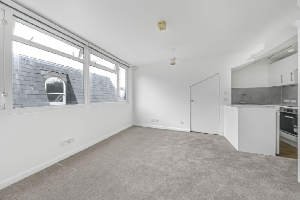 Flat in London, United Kingdom, 34 m² - picture 7