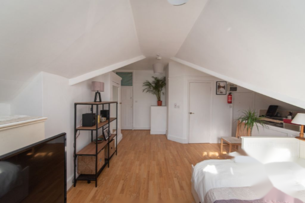 Flat in London, United Kingdom, 32 m² - picture 7