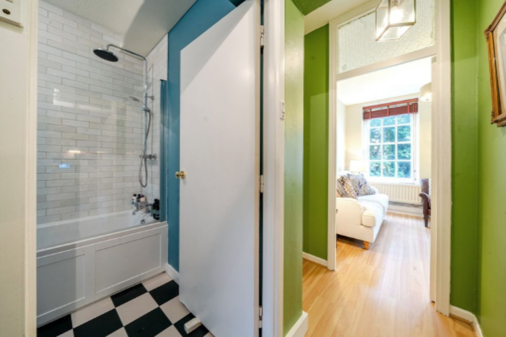 Flat in London, United Kingdom, 44 m² - picture 7