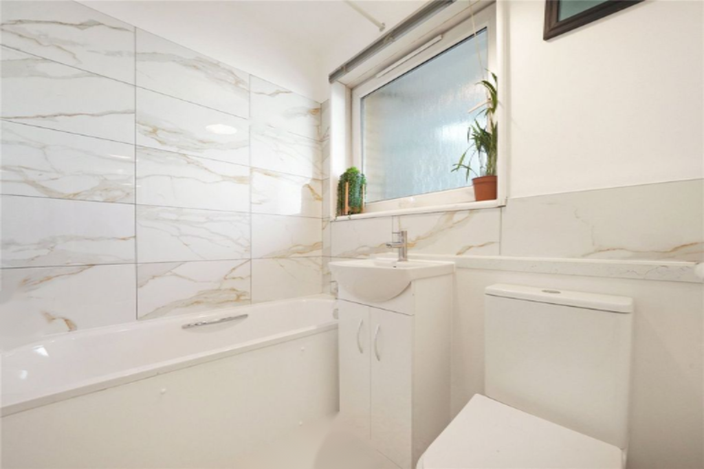 Flat in London, United Kingdom, 49 m² - picture 7