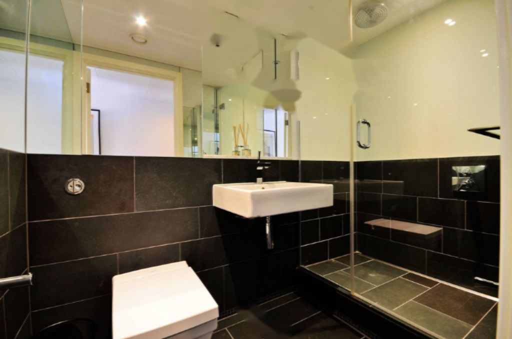 Flat in London, United Kingdom, 26 m² - picture 7