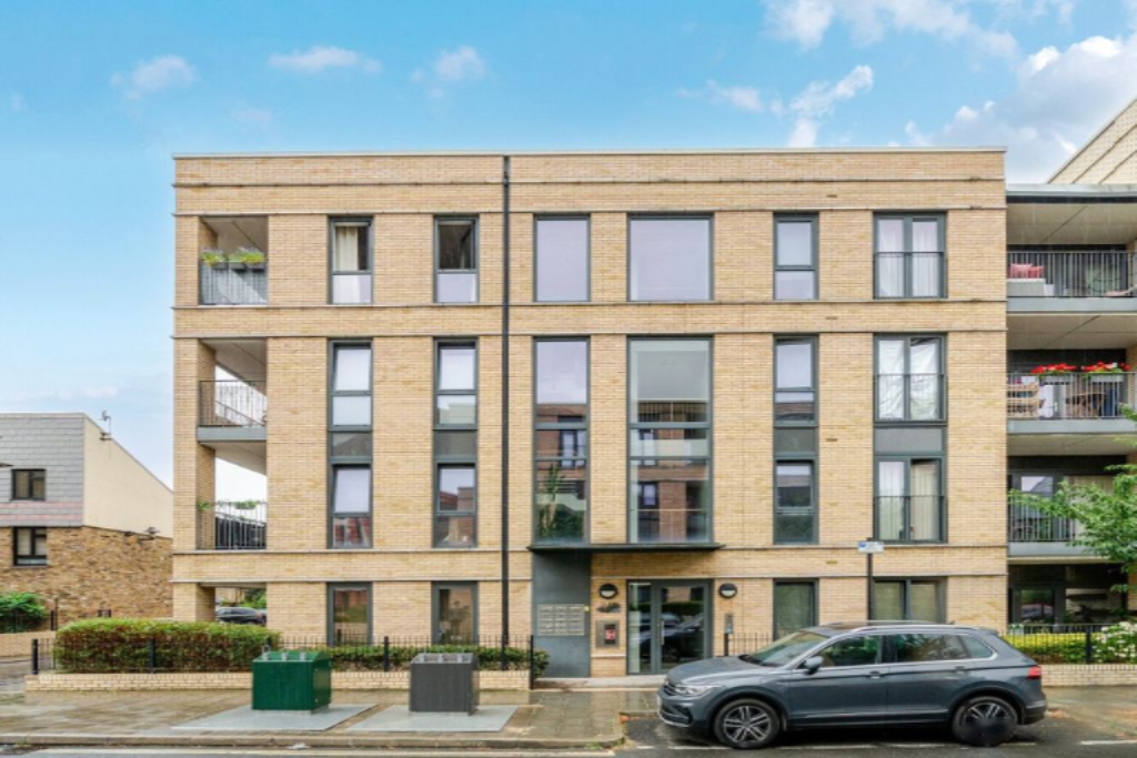 Flat in London, United Kingdom, 56 m² - picture 7