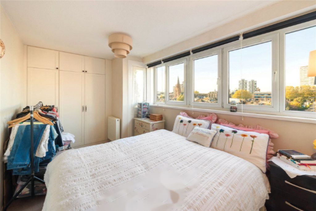 Flat in London, United Kingdom, 49 m² - picture 8