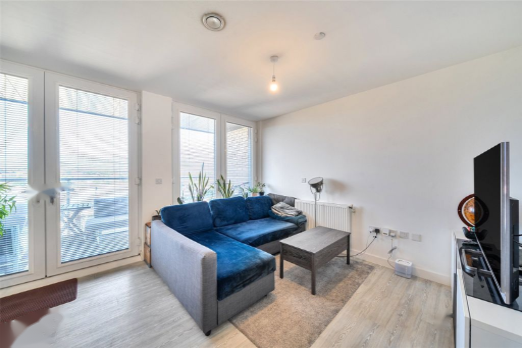 Flat in London, United Kingdom, 74 m² - picture 8