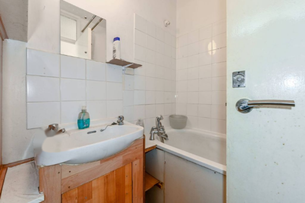 Flat in London, United Kingdom, 29 m² - picture 8