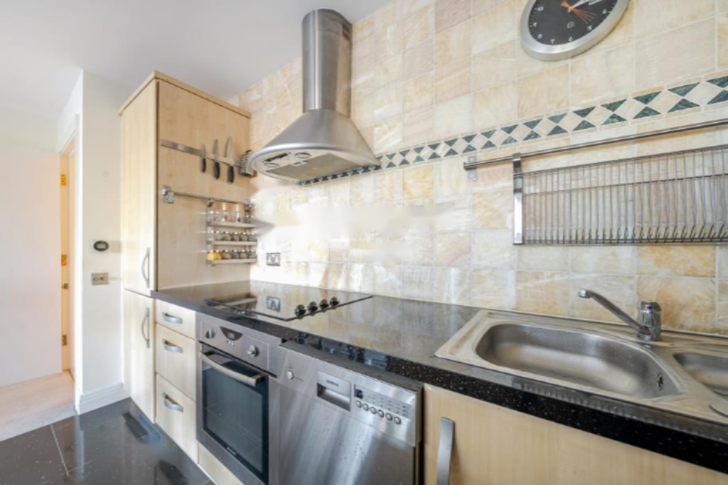 Flat in London, United Kingdom, 38 m² - picture 8