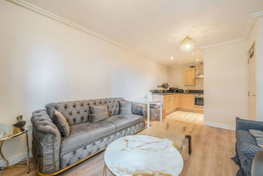 Flat in London, United Kingdom, 42 m² - picture 9