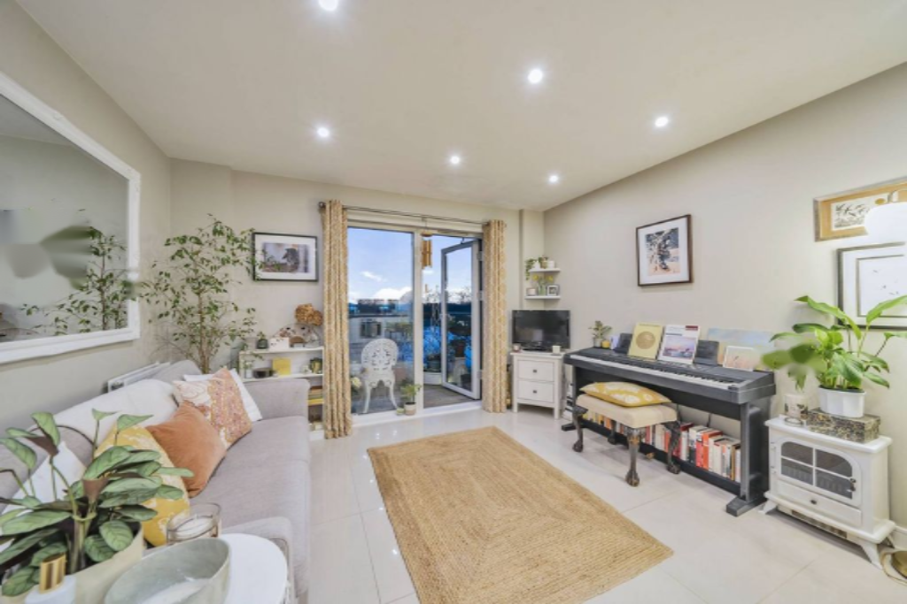 Flat in London, United Kingdom, 45 m² - picture 9